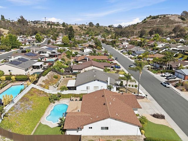 2324 Valley Lake Drive, El Cajon, CA 92020
