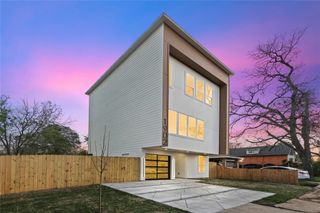 1902 Homeland Street, Dallas, TX 75212