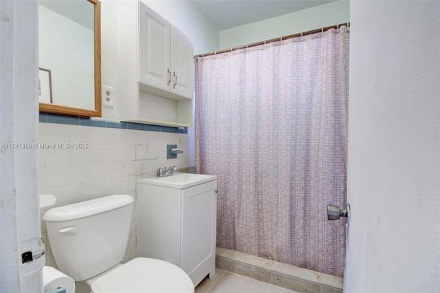 21 NW 32 COURT, Miami, FL 33125