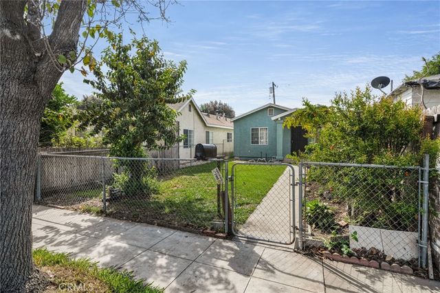 180 E 67th Street, Long Beach, CA 90805