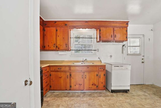 2444 E 39Th Street, Savannah, GA 31404