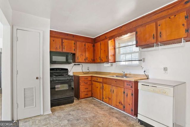 2444 E 39Th Street, Savannah, GA 31404