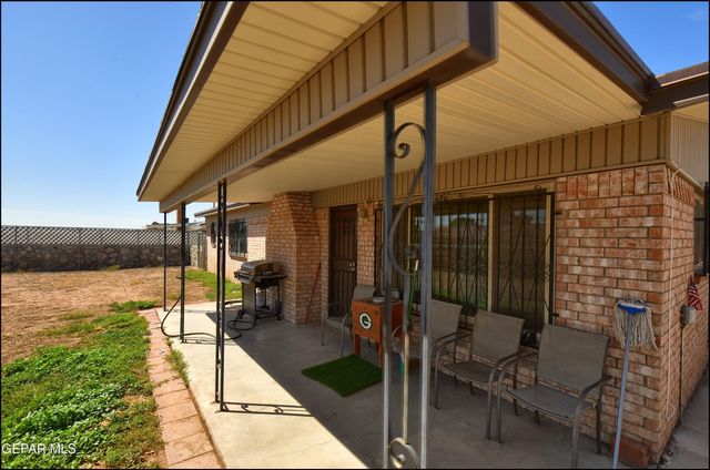 10608 CAPTAIN VALTR Street, El Paso, TX 79924