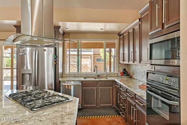 13130 SHAPLEIGH Place, Clint, TX 79836