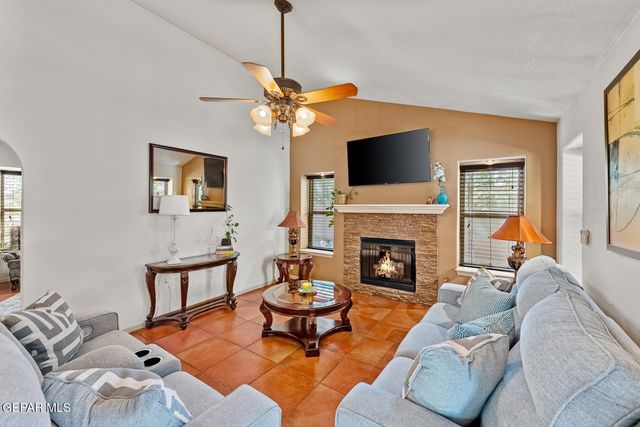 13130 SHAPLEIGH Place, Clint, TX 79836