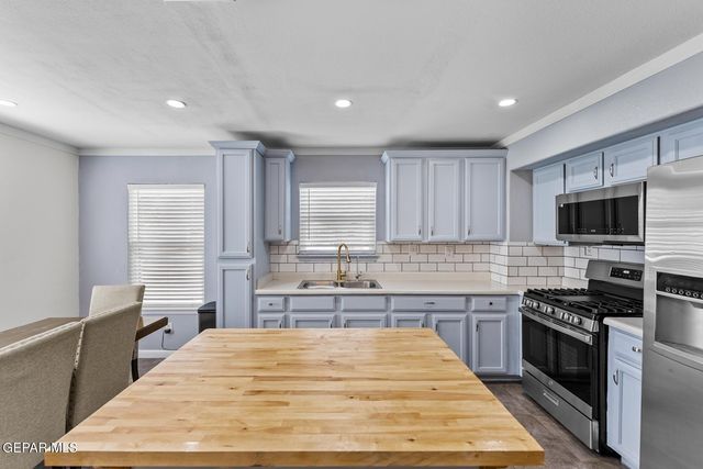 13130 SHAPLEIGH Place, Clint, TX 79836