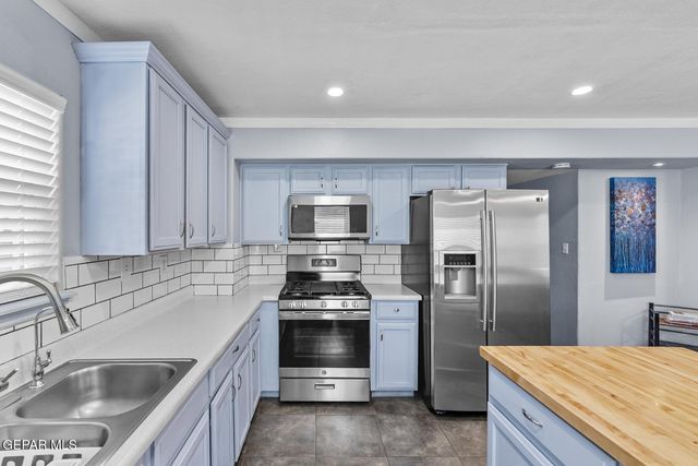 13130 SHAPLEIGH Place, Clint, TX 79836