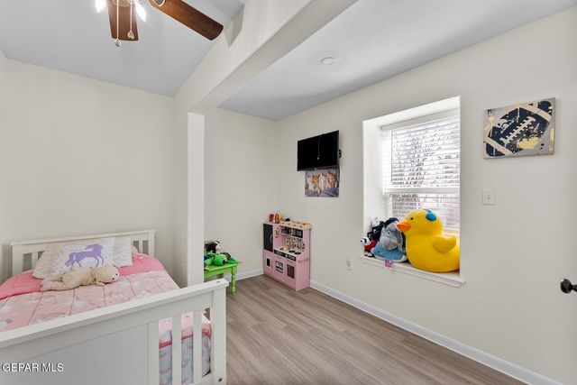 13130 SHAPLEIGH Place, Clint, TX 79836