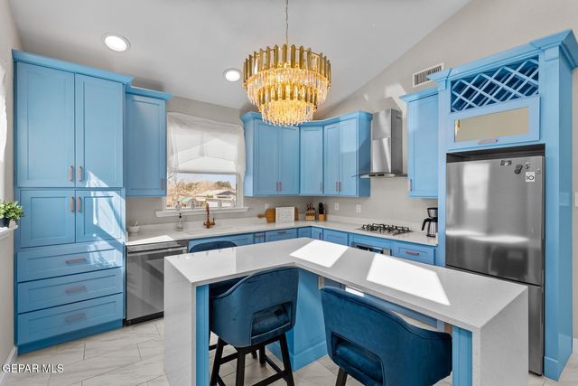 13130 SHAPLEIGH Place, Clint, TX 79836