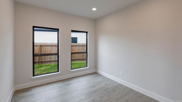 494 White Oak, Castroville, TX 78009