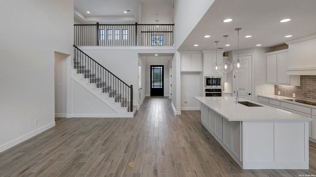 494 White Oak, Castroville, TX 78009