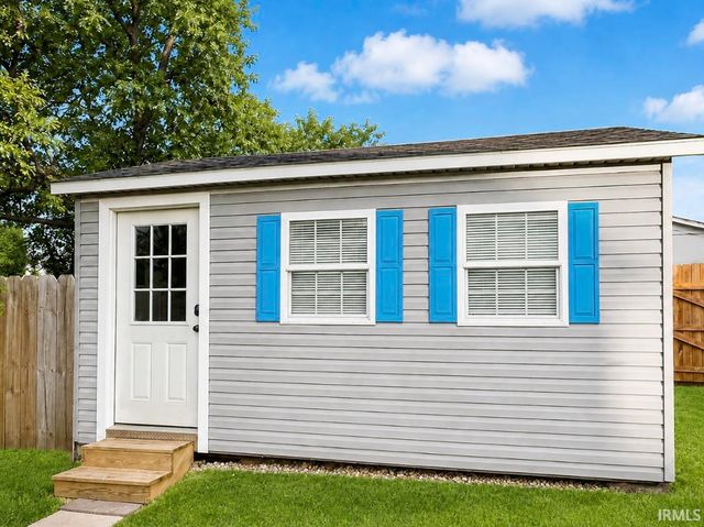 13226 Indiana Street, Grabill, IN 46741