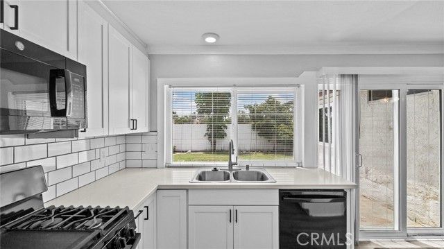 10060 Hillsborough Lane, Riverside, CA 92503