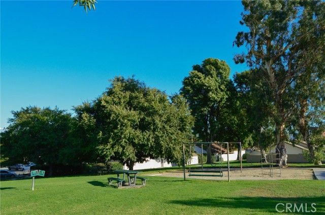 10060 Hillsborough Lane, Riverside, CA 92503