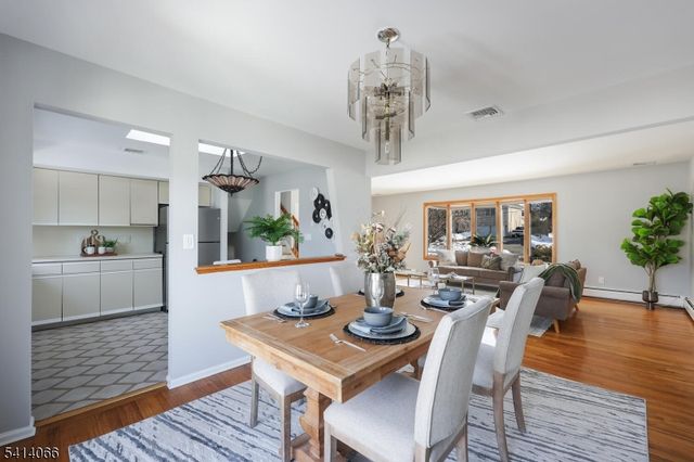 372 Willow Way, Clark Twp., NJ 07066