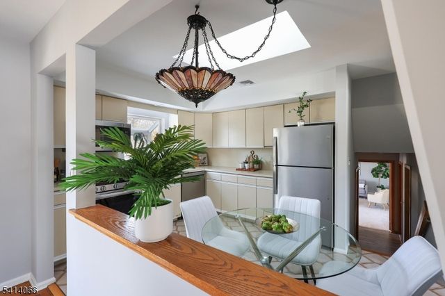 372 Willow Way, Clark Twp., NJ 07066