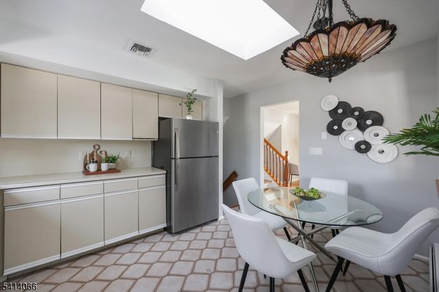 372 Willow Way, Clark Twp., NJ 07066