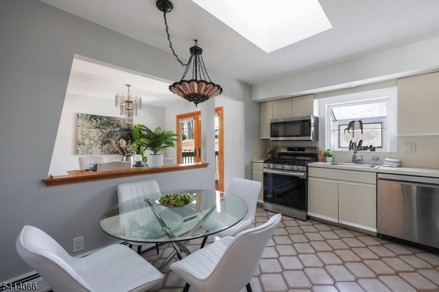 372 Willow Way, Clark Twp., NJ 07066