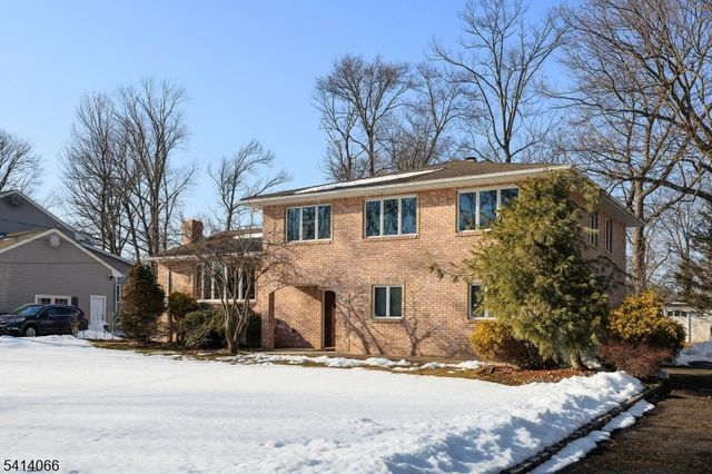 372 Willow Way, Clark Twp., NJ 07066