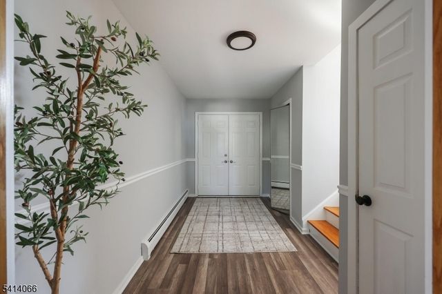 372 Willow Way, Clark Twp., NJ 07066