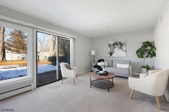 372 Willow Way, Clark Twp., NJ 07066