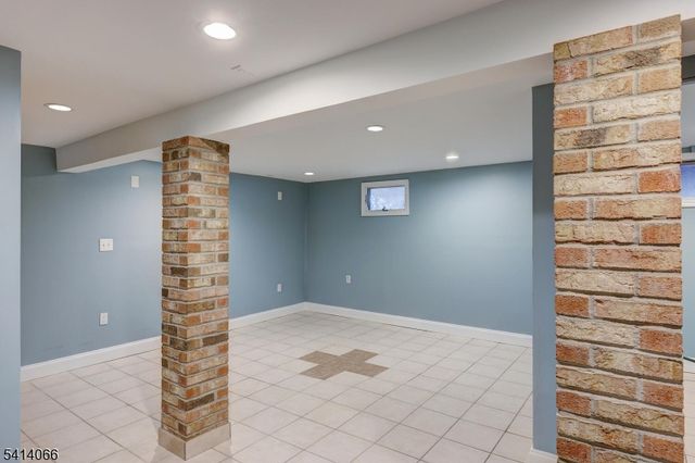 372 Willow Way, Clark Twp., NJ 07066