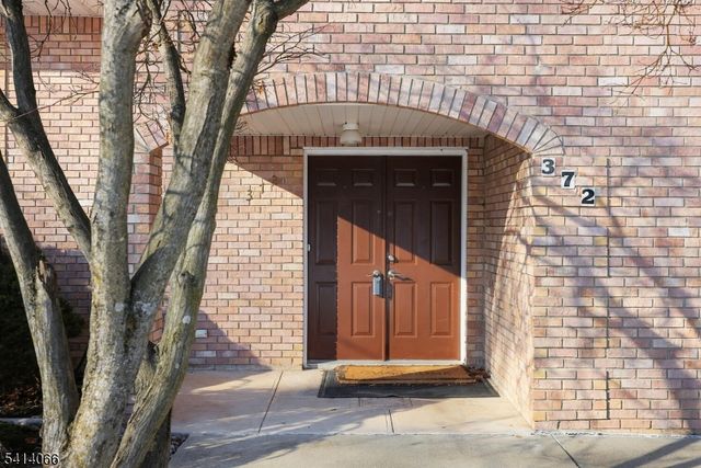 372 Willow Way, Clark Twp., NJ 07066