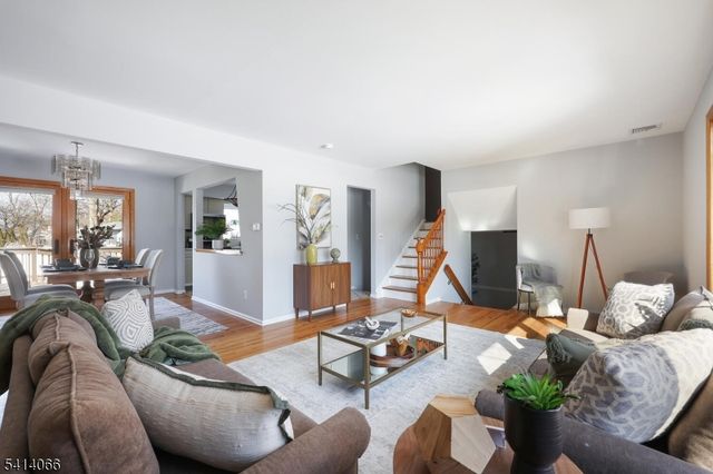 372 Willow Way, Clark Twp., NJ 07066