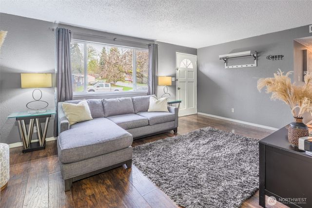 32916 26th Avenue SW, Federal Way, WA 98023