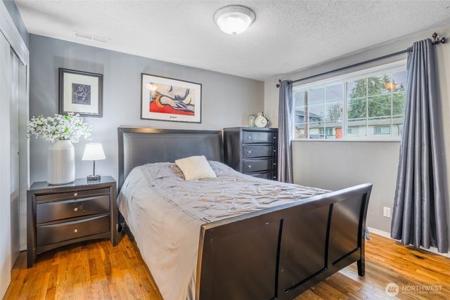 32916 26th Avenue SW, Federal Way, WA 98023