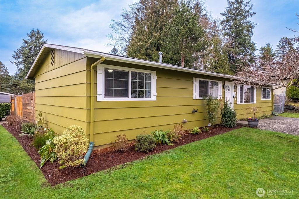 32916 26th Avenue SW, Federal Way, WA 98023