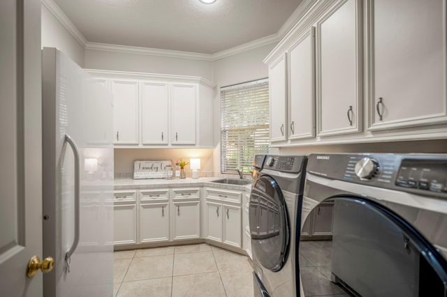 8806 Sterling Gate Circle, Spring, TX 77379