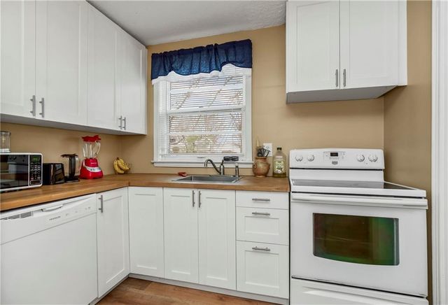 8513 Blue Ridge Boulevard, Kansas City, MO 64138