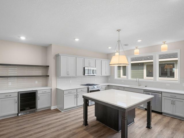17721 Everest Avenue, Lakeville, MN 55044