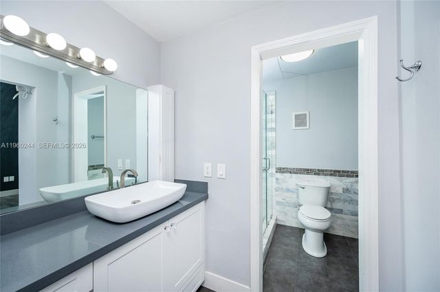 14271 Kendale Lakes Cir, Miami, FL 33183