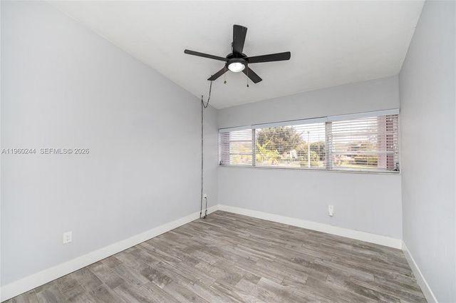 14271 Kendale Lakes Cir, Miami, FL 33183