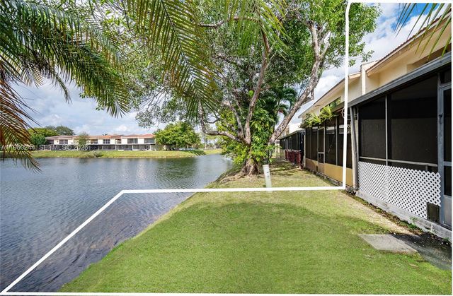 14271 Kendale Lakes Cir, Miami, FL 33183