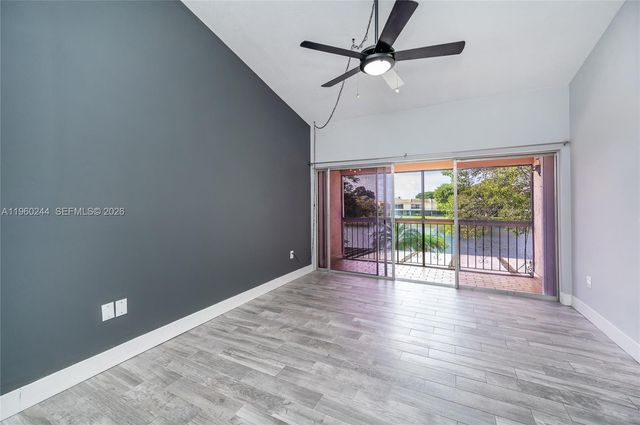 14271 Kendale Lakes Cir, Miami, FL 33183