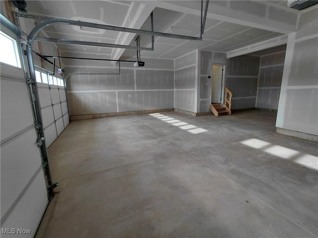 3777 Golden Wood Way, Green, OH 44685