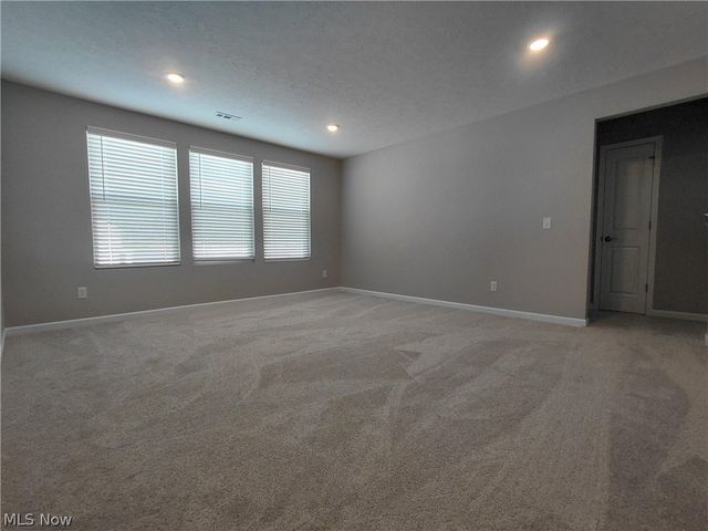 3777 Golden Wood Way, Green, OH 44685