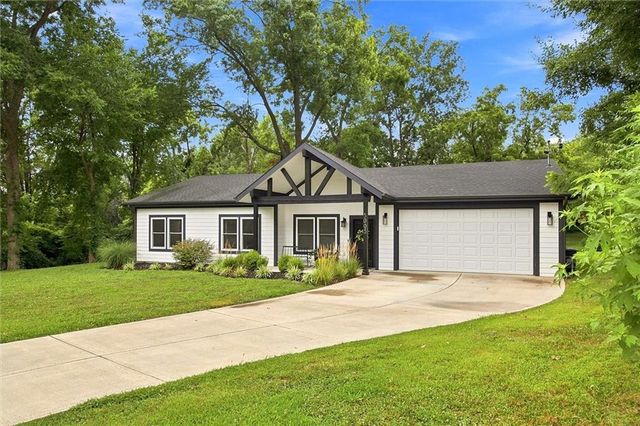 5005 WELBORN Lane, Kansas City, KS 66104