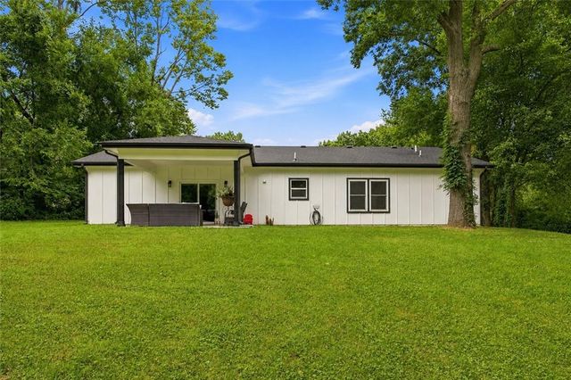 5005 WELBORN Lane, Kansas City, KS 66104