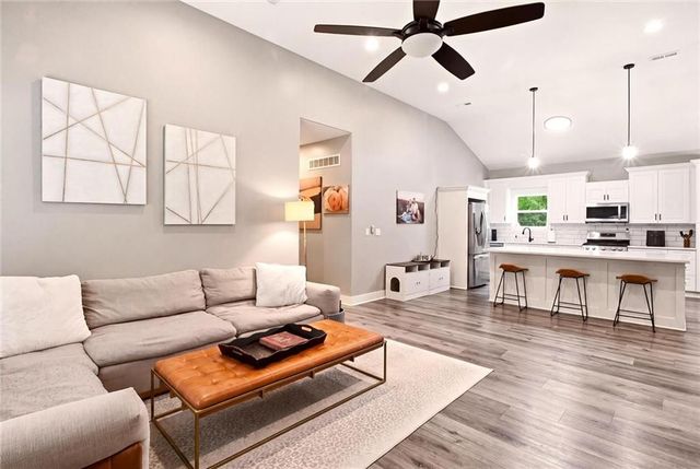 5005 WELBORN Lane, Kansas City, KS 66104