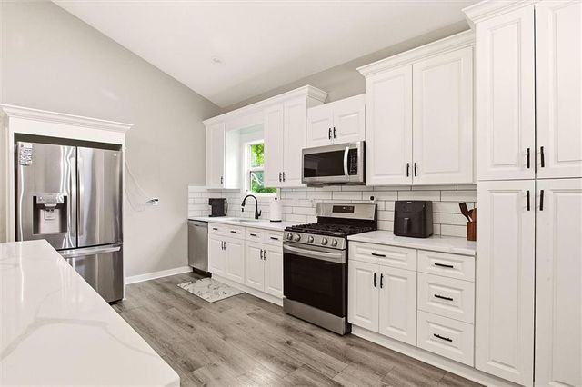 5005 WELBORN Lane, Kansas City, KS 66104