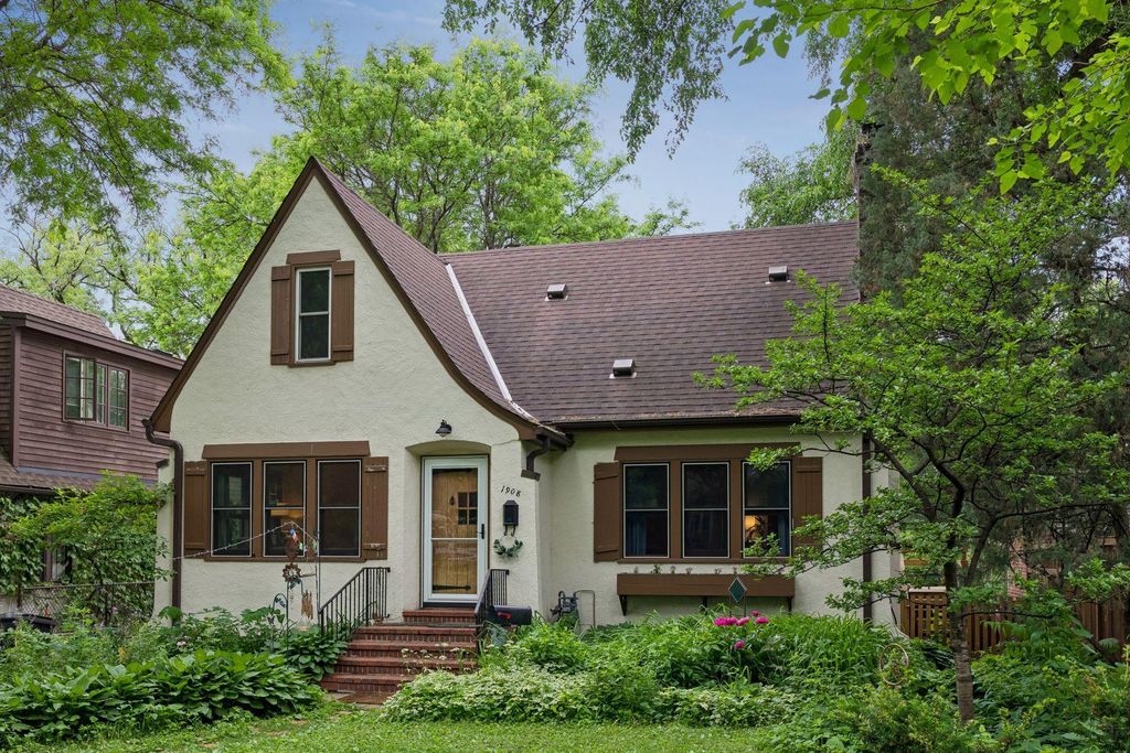 1908 E River Terrace, Minneapolis, MN 55414