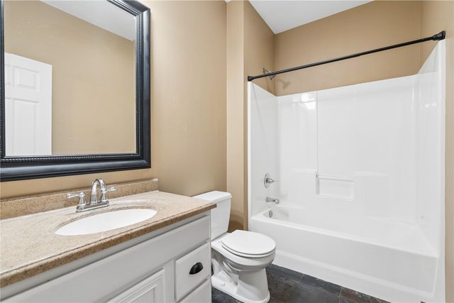 5012 Hay Field Court SW, Cedar Rapids, IA 52404