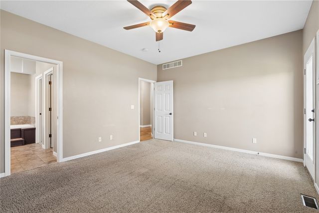 5012 Hay Field Court SW, Cedar Rapids, IA 52404