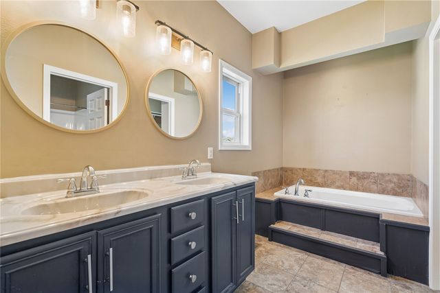 5012 Hay Field Court SW, Cedar Rapids, IA 52404