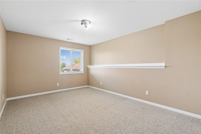 5012 Hay Field Court SW, Cedar Rapids, IA 52404