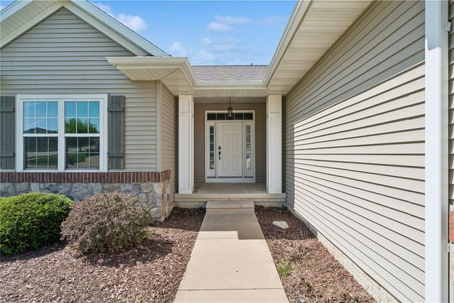 5012 Hay Field Court SW, Cedar Rapids, IA 52404